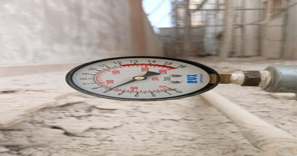 ساعة قياس ضغط الغاز المركبة على شبكة الغاز المركزي